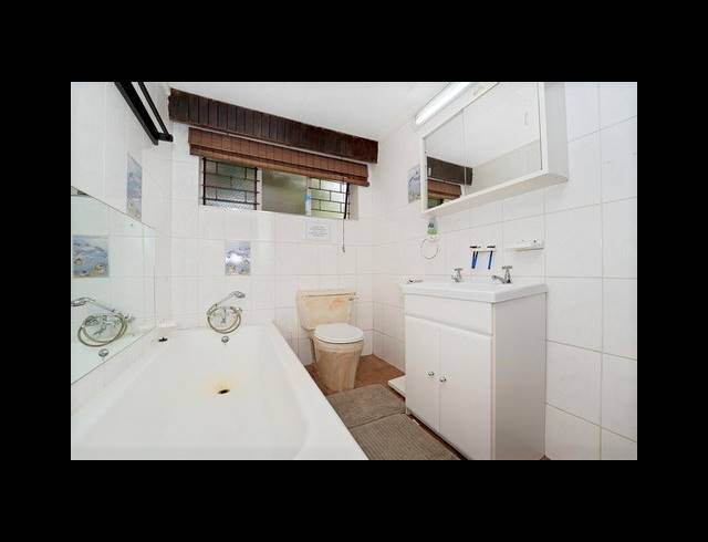 1 bed property to rent in FONTAINEBLEAU